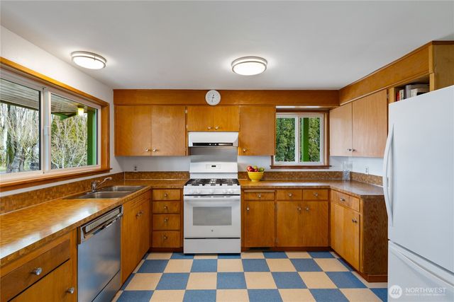 16005 La Conner Whitney Road, La Conner, WA 98257