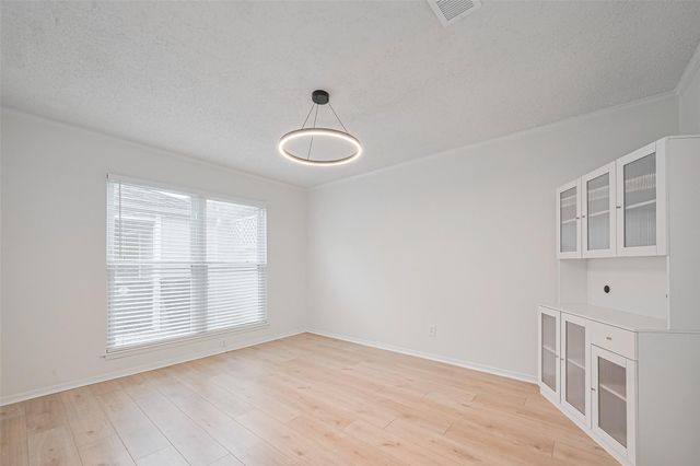 11918 N Fairhollow Lane, Houston, TX 77043