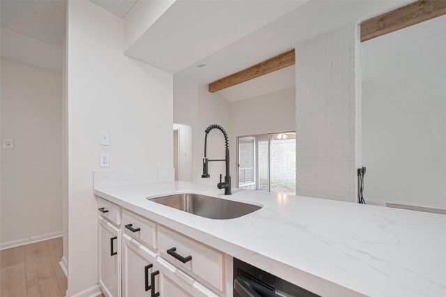 11918 N Fairhollow Lane, Houston, TX 77043