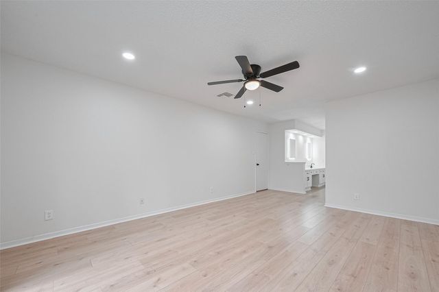 11918 N Fairhollow Lane, Houston, TX 77043