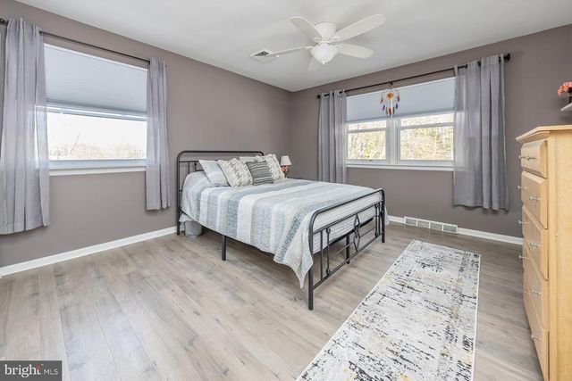 240 LINCOLN AVE, Woodbury Heights, NJ 08097