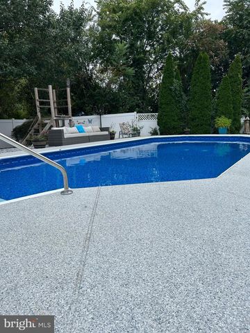 240 LINCOLN AVE, Woodbury Heights, NJ 08097