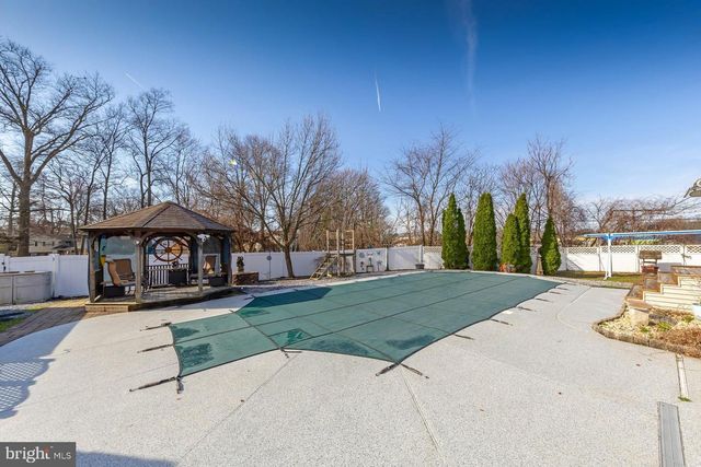 240 LINCOLN AVE, Woodbury Heights, NJ 08097