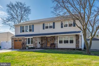 240 LINCOLN AVE, Woodbury Heights, NJ 08097