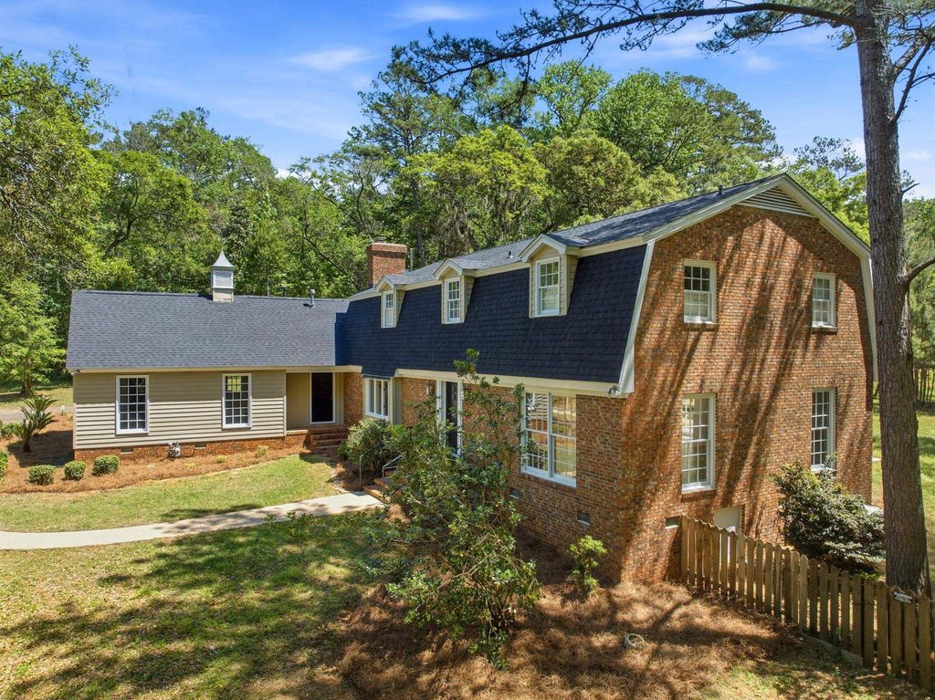 Image 10 of property listing at 3415 WOODLEY Road, Tallahassee, FL 32312