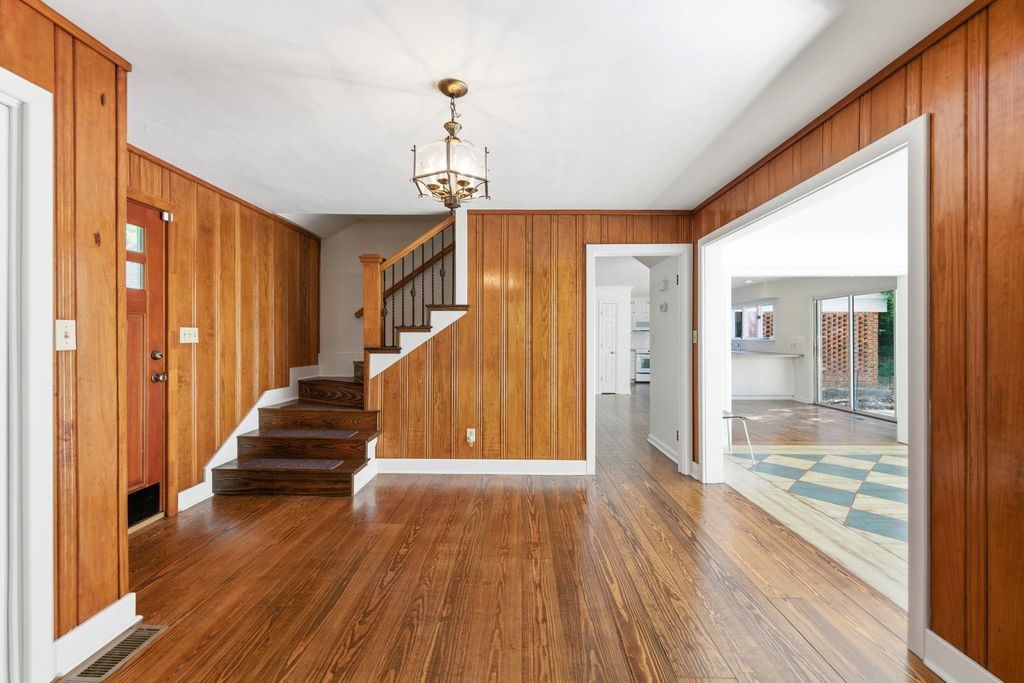 Image 13 of property listing at 3415 WOODLEY Road, Tallahassee, FL 32312