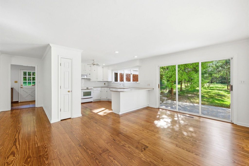 Image 19 of property listing at 3415 WOODLEY Road, Tallahassee, FL 32312