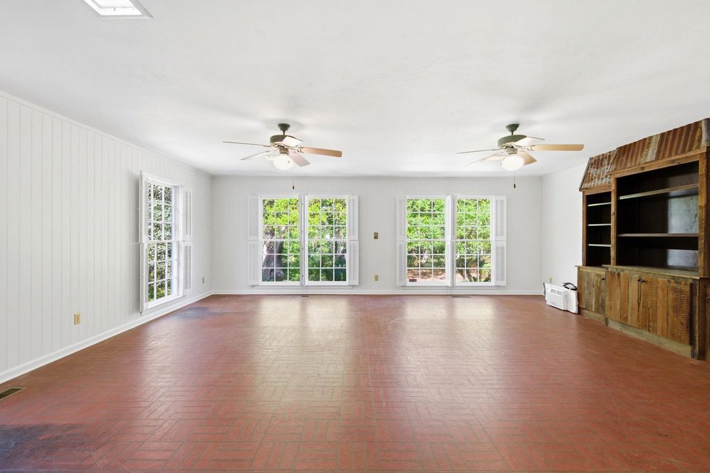 Image 30 of property listing at 3415 WOODLEY Road, Tallahassee, FL 32312