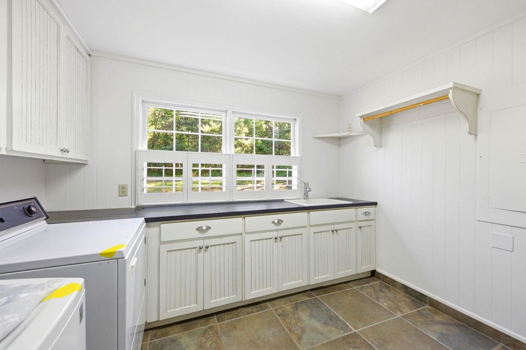 Image 31 of property listing at 3415 WOODLEY Road, Tallahassee, FL 32312