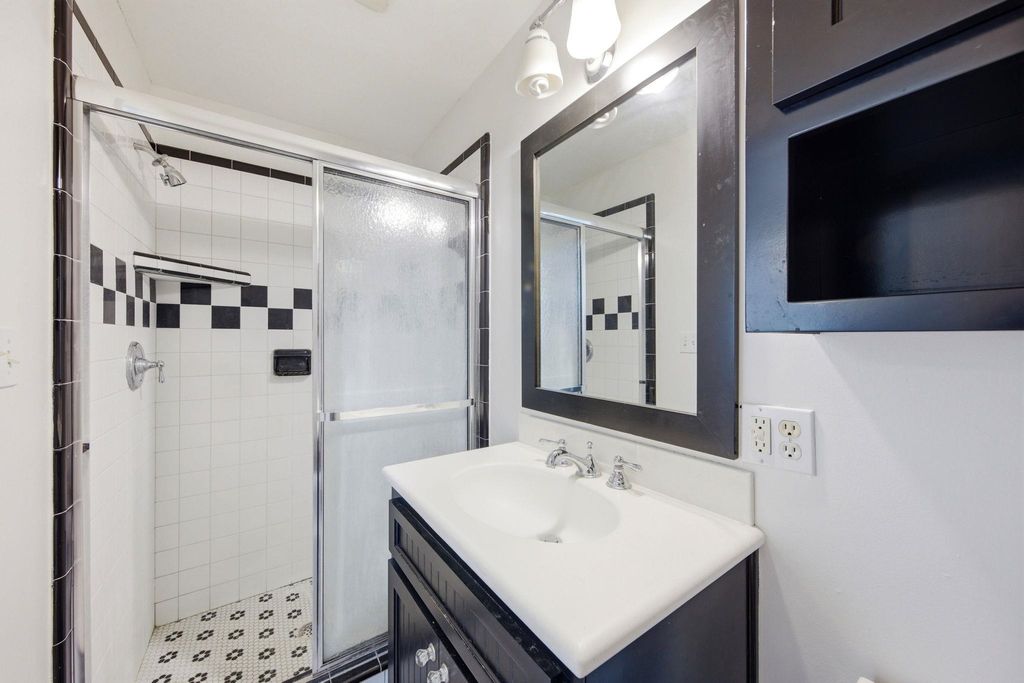 Image 36 of property listing at 3415 WOODLEY Road, Tallahassee, FL 32312