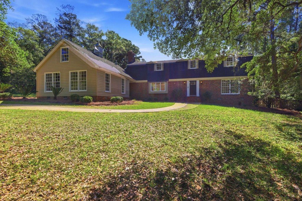 Image 6 of property listing at 3415 WOODLEY Road, Tallahassee, FL 32312