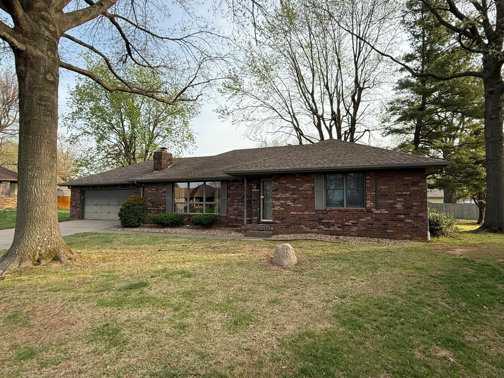 3450 S Southvale Court, Springfield, MO 65804