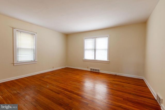 30 COOPER AVE, Marlton, NJ 08053