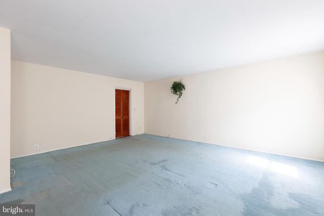 30 COOPER AVE, Marlton, NJ 08053