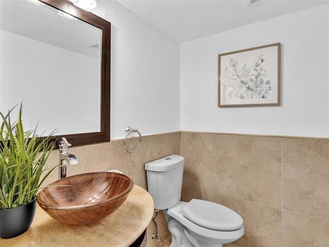 3675 N Country Club Drive 2405, Aventura, FL 33180