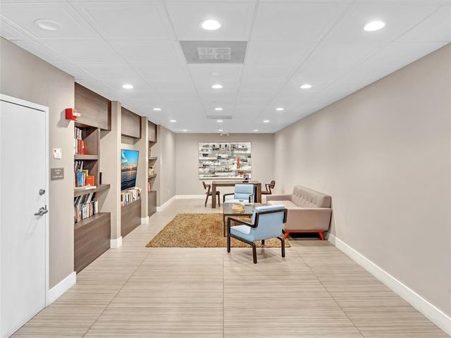 3675 N Country Club Drive 2405, Aventura, FL 33180