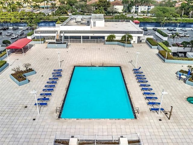 3675 N Country Club Drive 2405, Aventura, FL 33180
