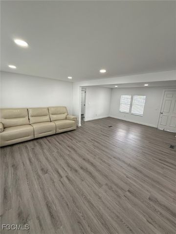 14703 Tea Party LN, North Fort Myers, FL 33917