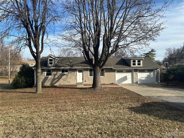 204 Hillsdale Drive, Ballwin, MO 63011