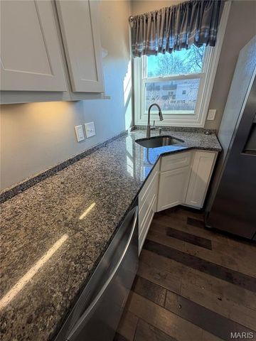 204 Hillsdale Drive, Ballwin, MO 63011