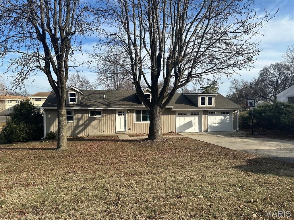 204 Hillsdale Drive, Ballwin, MO 63011