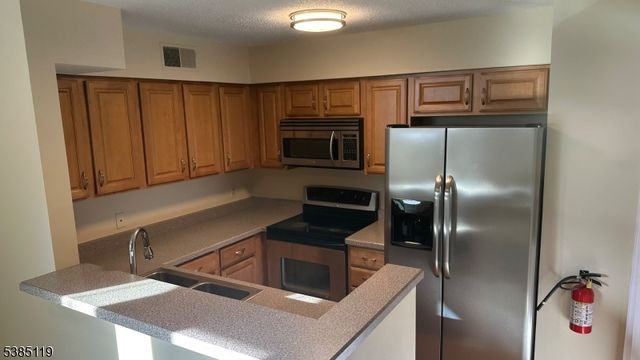 14 Red Oak Ter, Jefferson Twp., NJ 07438