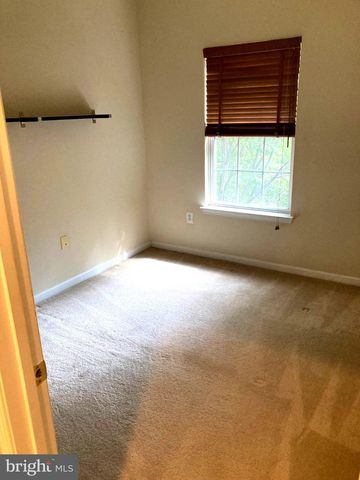 12041 OVERBRIDGE LN, Fairfax, VA 22030