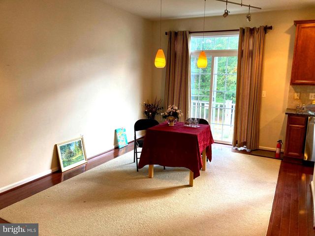 12041 OVERBRIDGE LN, Fairfax, VA 22030