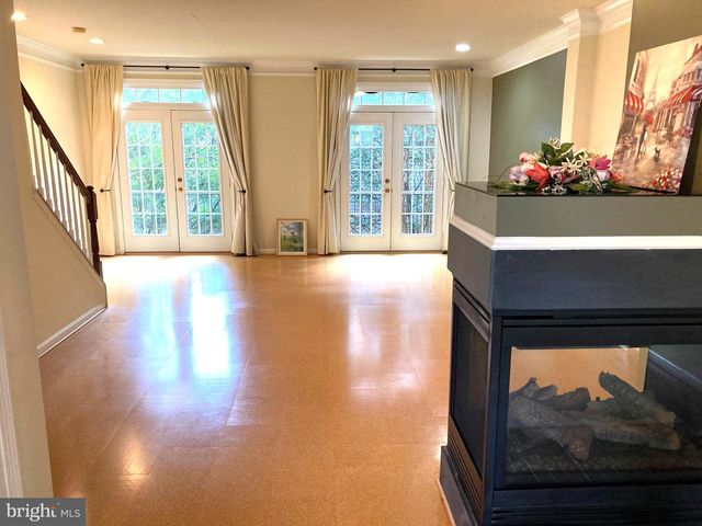 12041 OVERBRIDGE LN, Fairfax, VA 22030