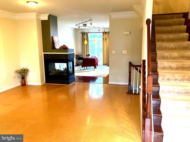 12041 OVERBRIDGE LN, Fairfax, VA 22030