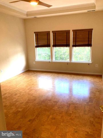 12041 OVERBRIDGE LN, Fairfax, VA 22030