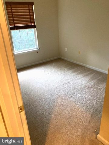 12041 OVERBRIDGE LN, Fairfax, VA 22030
