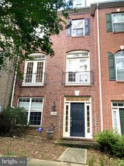 12041 OVERBRIDGE LN, Fairfax, VA 22030