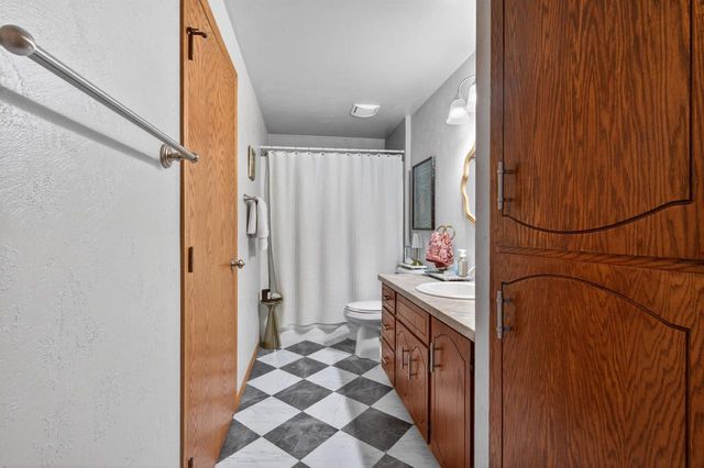 253 DESPLAINE ROAD, De Pere, WI 54115