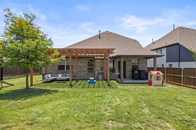 210 Highedge Drive, Fate, TX 75087