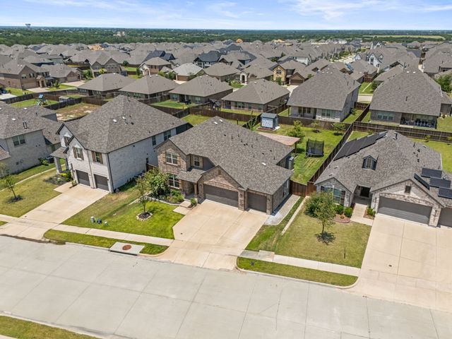 210 Highedge Drive, Fate, TX 75087