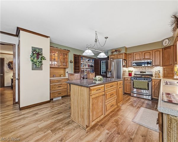 2943 Forest Avenue, Niles, OH 44446