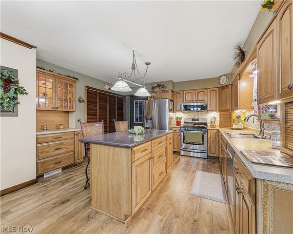 2943 Forest Avenue, Niles, OH 44446
