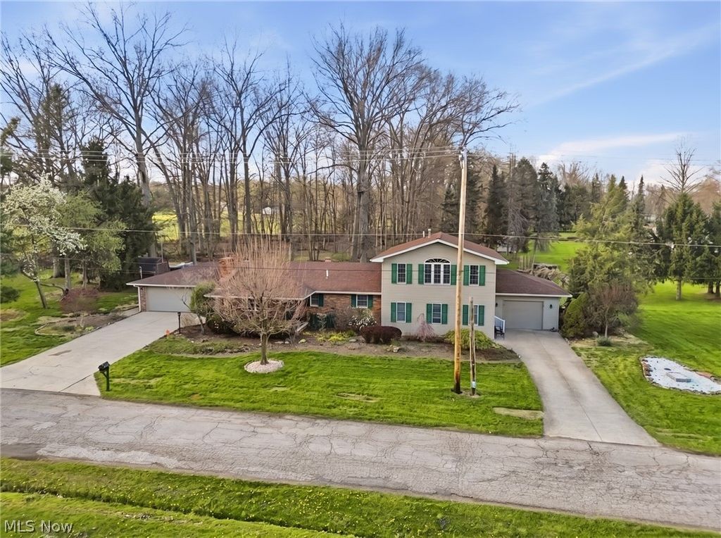 2943 Forest Avenue, Niles, OH 44446