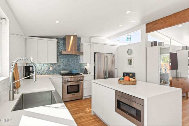 1040 Dover Lane, Ventura, CA 93001