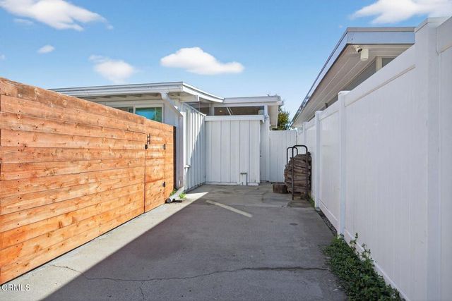 1040 Dover Lane, Ventura, CA 93001