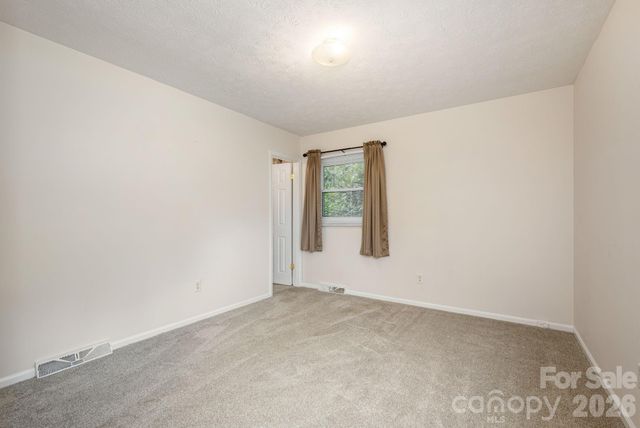 107 MAYWOOD Road, Hendersonville, NC 28792