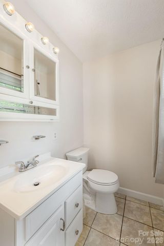 107 MAYWOOD Road, Hendersonville, NC 28792