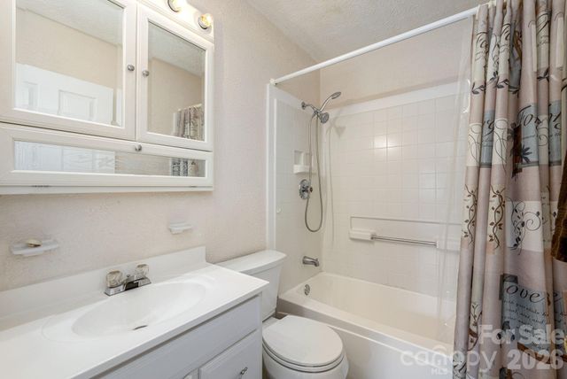 107 MAYWOOD Road, Hendersonville, NC 28792
