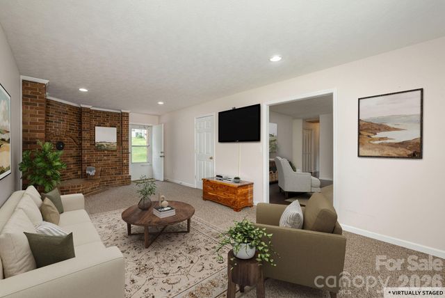 107 MAYWOOD Road, Hendersonville, NC 28792
