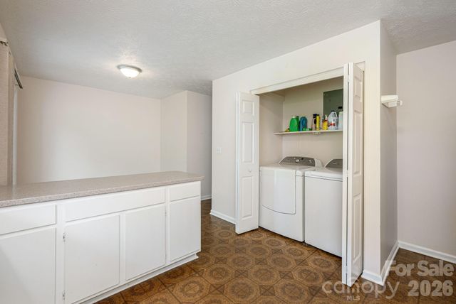 107 MAYWOOD Road, Hendersonville, NC 28792