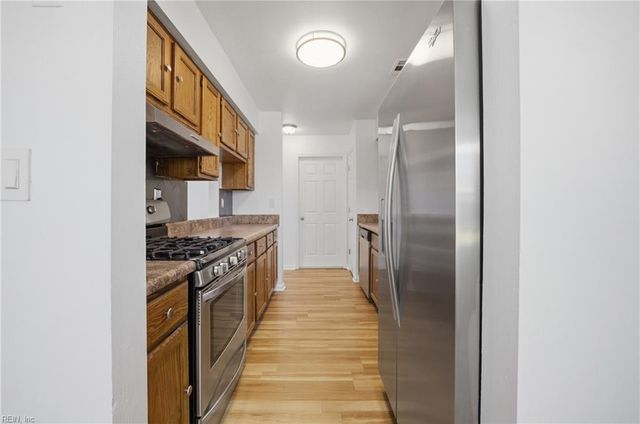 5520 Glen View DR, Virginia Beach, VA 23464