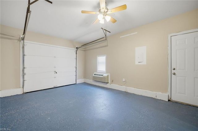 5520 Glen View DR, Virginia Beach, VA 23464