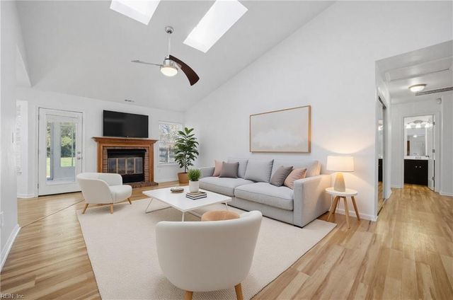 5520 Glen View DR, Virginia Beach, VA 23464