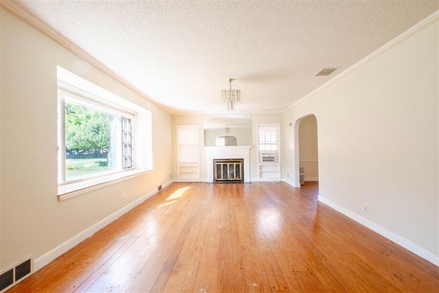 1030 Dwillard Drive, Kalamazoo, MI 49048